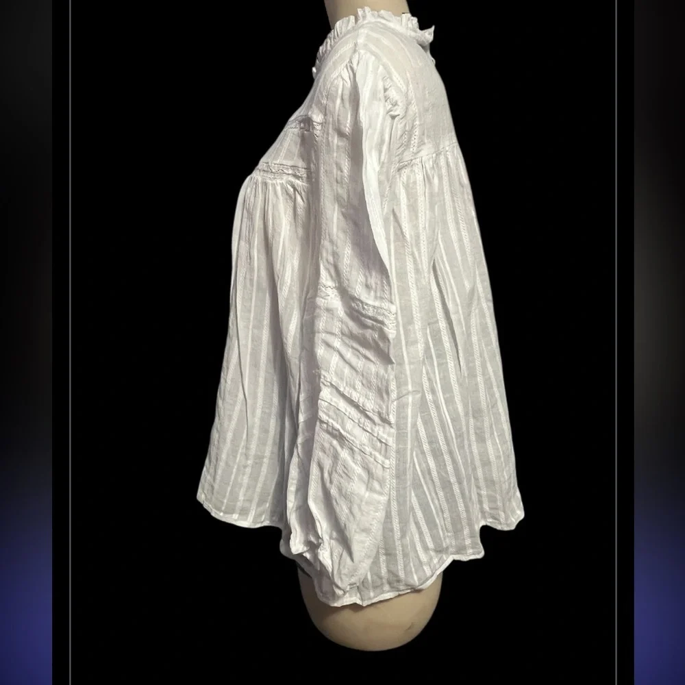 Universal Thread White Textured Blouse - Picture 9 of 12